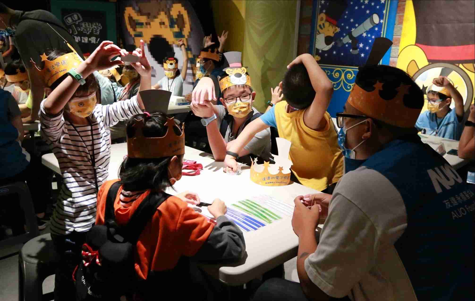 至成国际以永续理念推动全人教育计划，，，内外结盟储备科普教育人才，，，荣获亚太永续行动奖社会共融面的金奖肯定