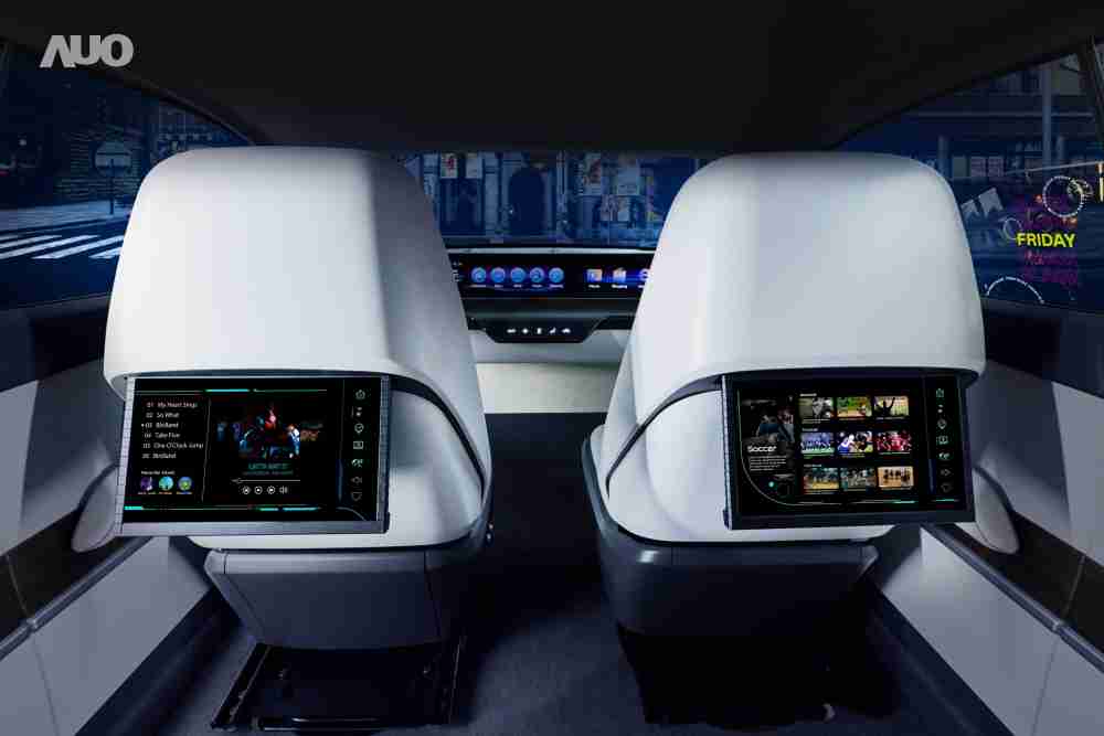 至成国际新一代Smart Cockpit 2024，，，以Micro LED先进显示技术优势，，创建〝可卷式后座娱乐显示器〞，，仅在互动时才显示出所需画面及信息，，扩充更丰富的娱乐和交互信息服务，，获国际奖项荣耀